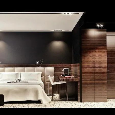 Howard Paris Orly Airport 4*