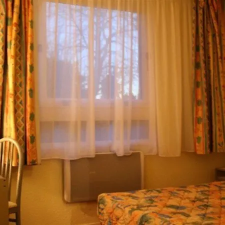 Howard Paris Orly Airport Hotel 4*